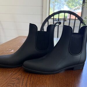Black Ankle Rain Boots
